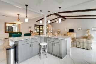 Private Beach & Pool Access! Fort Myers Getaway - 1