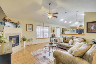 Springfield Area Retreat! Family Home with Yard - 5