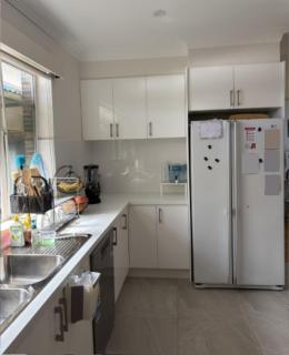 Spacious room in a beautiful home in Central Springvale - 2