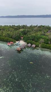 Arborek Homestay & Dive Center -  - 0