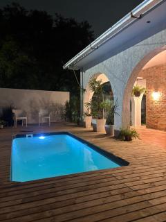 Suíte para até 4 pessoas próxima ao Centro - 0