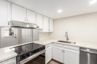 North E Phx Sleeps 8, home w pool, near Scottsdale - 9