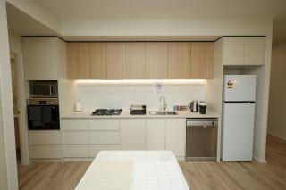 VTA - Chic 2-BR City Retreat with Ensuite Master - 9