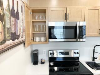 Comfy Cozy 2BD-2BA apt in Federal Hill - 2