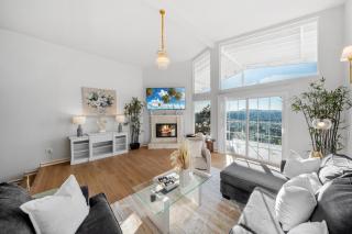 Entire Private Home with 4 Bedrooms 2 Bathrooms, Pool, View, 4 Parking, King Bed, Big Yard, Available Now - 6