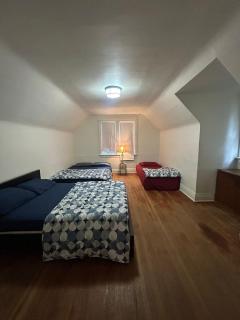 Vancouver Budget Stay - Airport 10 Min - Free Parking & Fast WiFi - 9