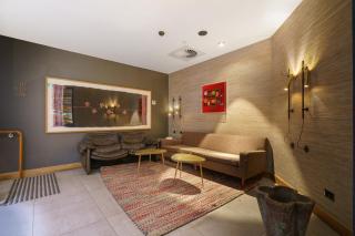 Lake view city apartment with free parking - Hosted by CanStay - 5