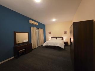 Crescent by Oasis - 0