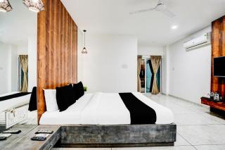 Collection O Rajpipla Bus Terminal Formerly Rajniwas - 5