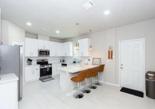 3BR 2 & half Bath Townhouse Modern Spacious Retreat Near Lake Conroe! - 6