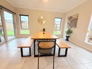 New 4-Bedroom Family Home with Carpark in Griffin - 1