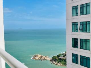 Spacious 2BR Seaview Apartment Hon Chong Area - 0