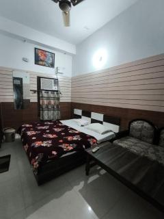 Arjun House Hotel- Guest House - 8
