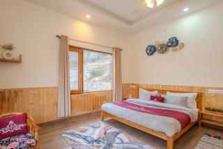 SaffronStays The Tirthan House - Terrace View - 3