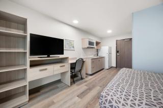 WoodSpring Suites Medford near I-5 - 7