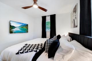 FirstMarket-Opulent Downtown Getaway - 3