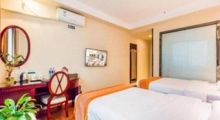 GreenTree Inn Guangzhou Baiyun International Airport Huaxi Road Express Hotel - 4