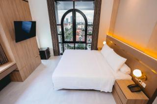 Front One Hotel Mesir Surabaya - 7