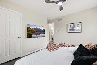 HighlandHouse - Posh Downtown Escape - 7