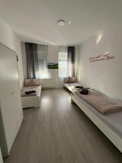 estrella24 LIVING ROOMS Singapur - 7