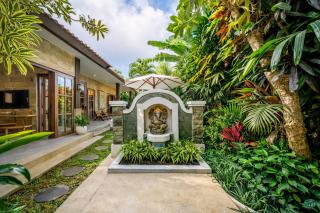 Nyaman Villa 3 - Relaxing Stay with Pool and Garden - 5