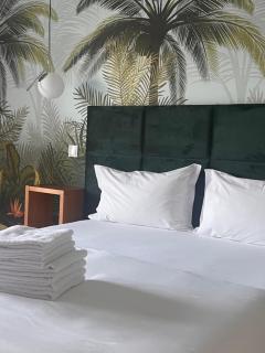 White Guest - Fátima - 5