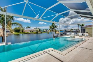 CoralVilla Masterpiece - luxurious, design villa, large infinity pool, spa, boat dock - 4