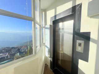 The Golden O Ran With SPA Facility Near Himalayan School - 5