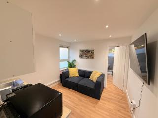 Private 1 Bed Guest House Mansfield - 8