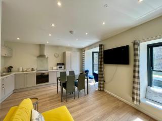 Lion Apartment Tenby beach for 5 in 3 bedrooms with 2 showers central - 9