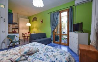 Stunning Apartment In Viareggio With Wifi - 5