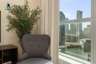 Stylish Stay at Bay Central with Skyline Views - 5