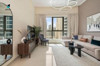 Stylish Stay at Bay Central with Skyline Views - 2