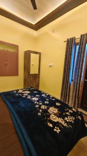 Sudarshan Home Stay - 0