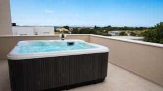 Beautiful Villa Paula with jacuzzi in Pula - 8