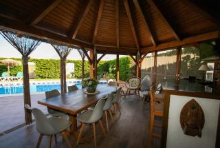 4 Bedroom Villa Sleeps 8 with Private Pool - 6