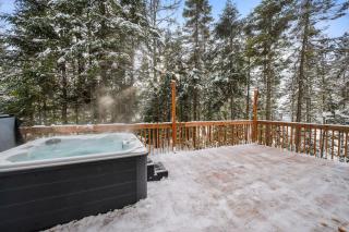 Unique Villa with 4BR AC WI-Fi Fireplace Hot-tube Sauna - 5