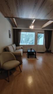 Rento rivitalo rauhallisella alueella - 0