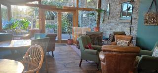 The Castle Hotel - 8