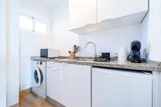 Stylish Seaside Studio - 8