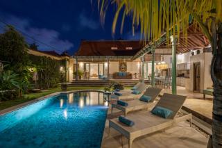 Villa Aisis Seminyak - 1