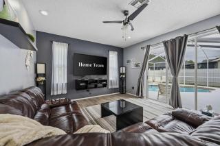 Heated Private Pool Pool Table Outdoor Games - 8