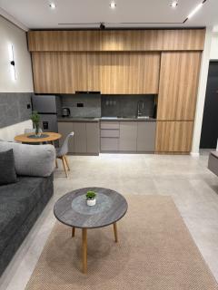 Lili's House Saryan 24 - 7