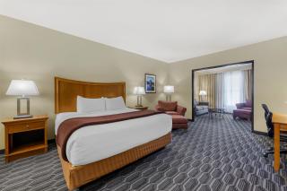 Best Western Plus Swiss Chalet Hotel & Suites - 0