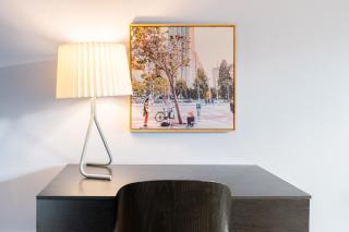 Landing Modern 1BD Courtyard - 5