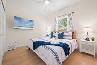 Boutique Coastal Home • Designer Touches • 3BR •EV - 3