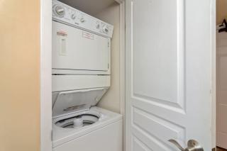 One Seagrove Place 1007 - 2