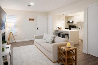 Down Town, Award Winning KING Bed, Self Check-In - 0