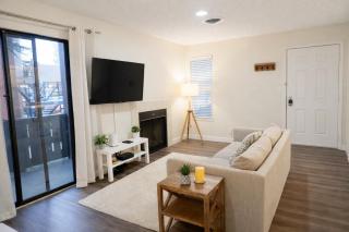 Down Town, Award Winning KING Bed, Self Check-In - 8