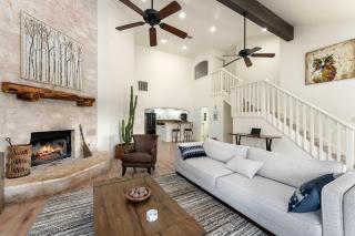 Hoots Hollar Haus - For 6 - 1